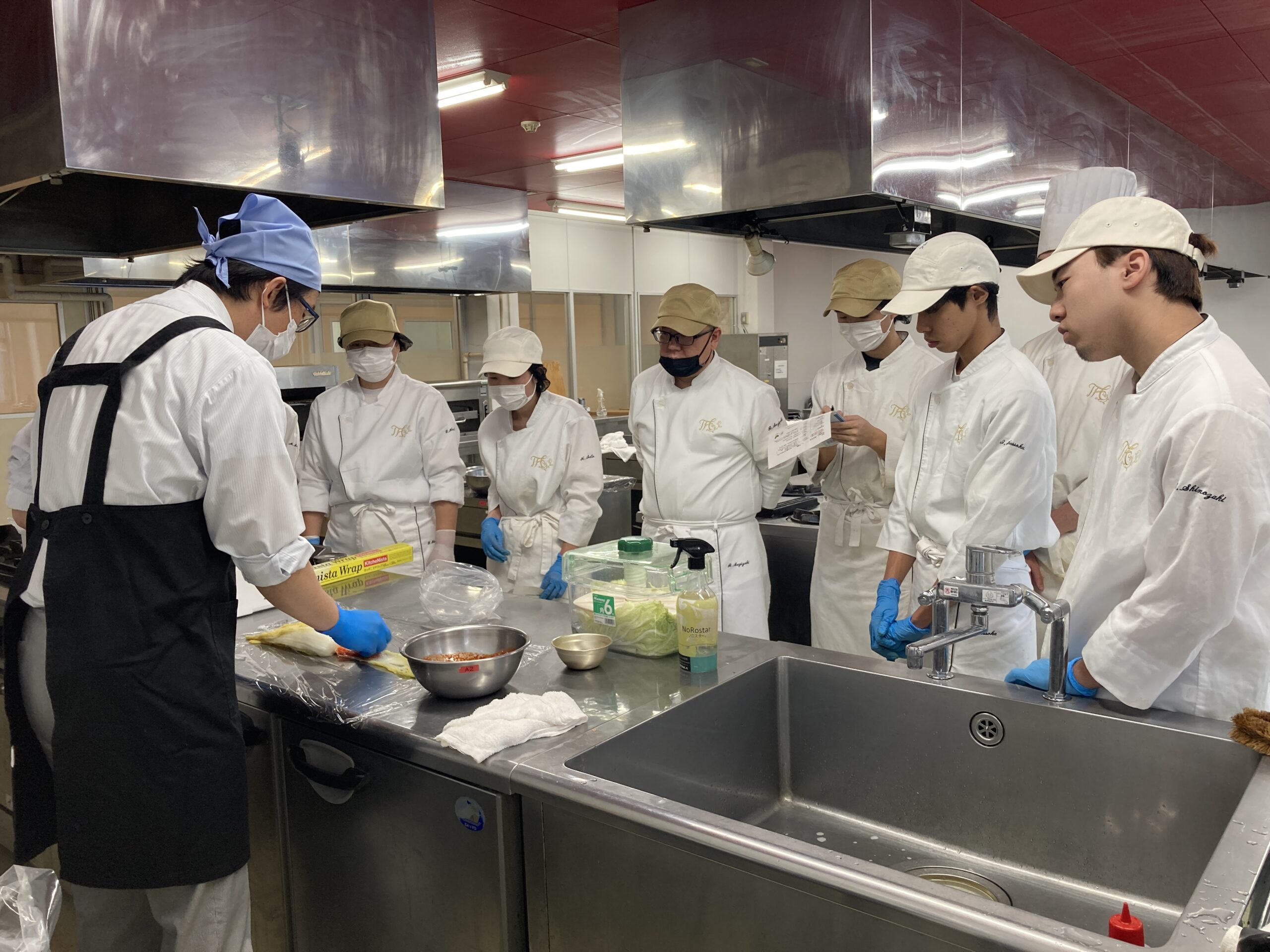 IFC調理製菓大学校様にてキムチづくり授業を担当させていただきました